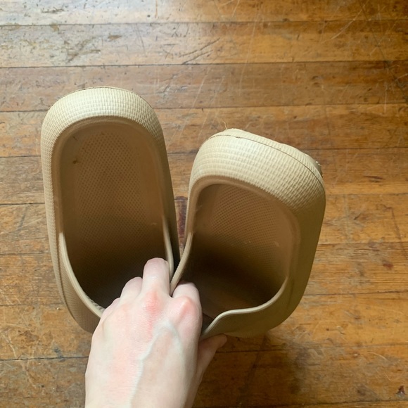 Cloud slides ๐ค - Picture 3 of 5